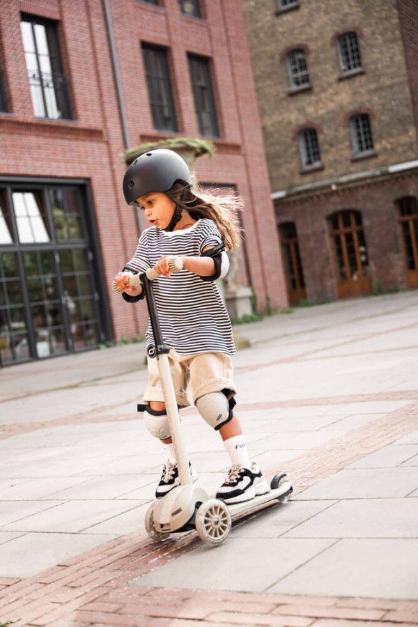 Highwaykick 3S Hulajnoga z systemem sterowania 2w1 i kółkami LED składana 3+ Ash / Scootandride