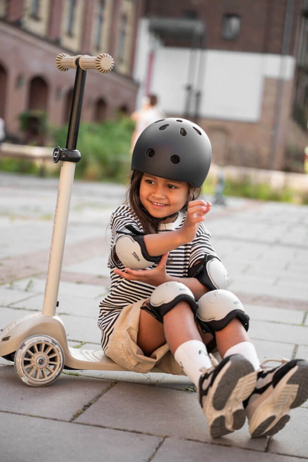 Highwaykick 3S Hulajnoga z systemem sterowania 2w1 i kółkami LED składana 3+ Ash / Scootandride