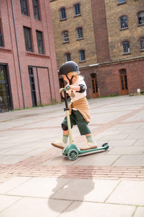 Highwaykick 3S Hulajnoga z systemem sterowania 2w1 i kółkami LED składana 3+ Forest / Scootandride