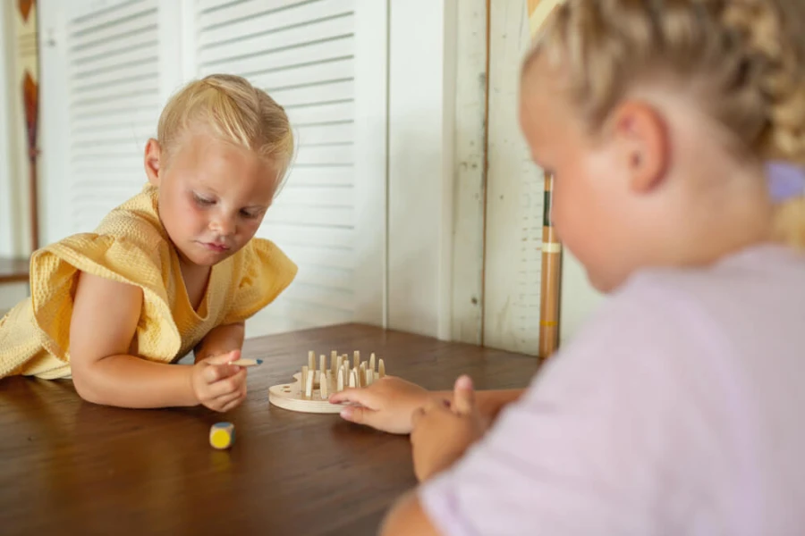 Gra memory Kolorowe Pędzle z kostką 4+ / BS Toys