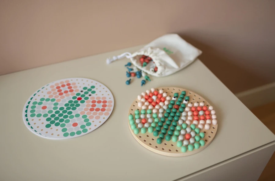 Drewniana mozaika guzikowa układanka / BS Toys