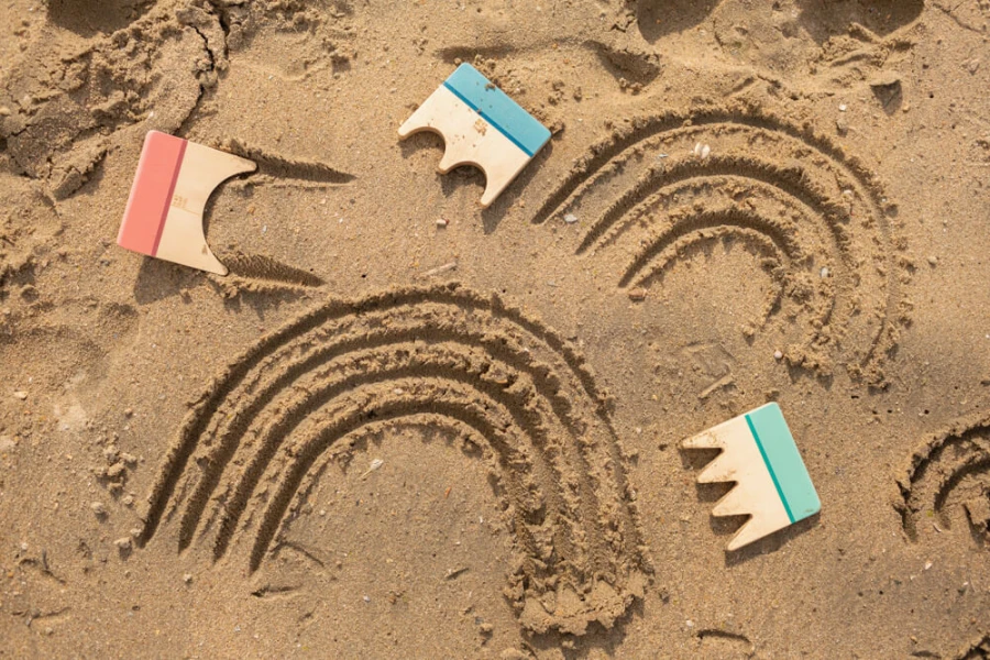 Zestaw kreatywny, drewniane narzędzia do tworzenia wzorów w piasku / BS Toys