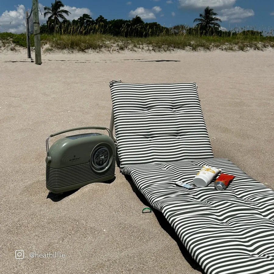 Rozkładany leżak plażowy - The Vacay Olive / Sunny Life