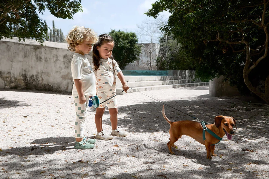 Kombinezon do pływania z krótkim rękawem UV60 Beach Dog - Orange, dark sea / Lassig