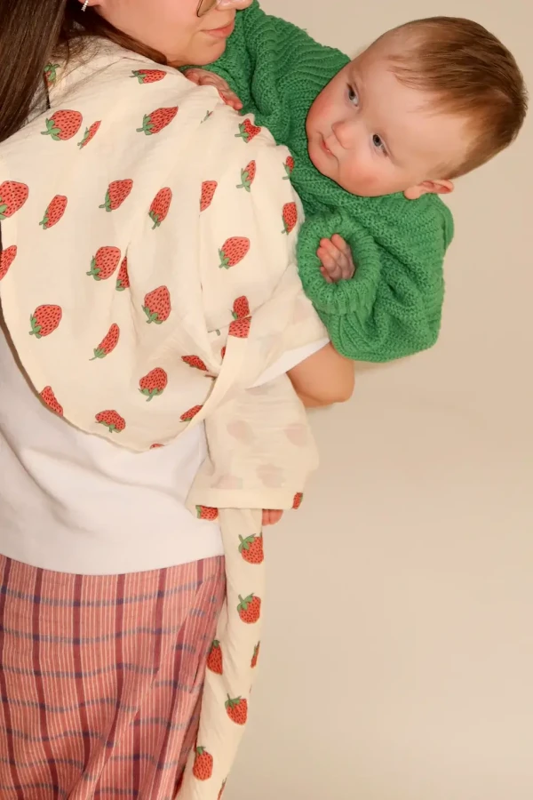 Otulacz muślinowy - Truskawki / The Story Makers