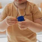 Gryzak terapeutyczny, antystresowy naszyjnik Robot - School Blue / Jellystone