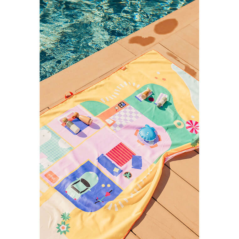 Dwustronny ręcznik plażowy PlayTowels - Doll house / QUUT