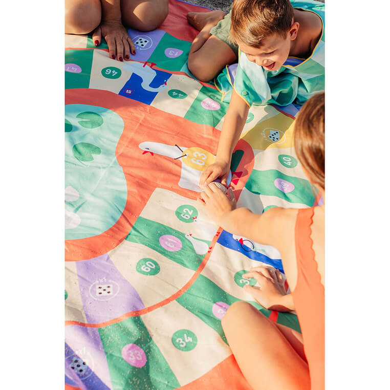 Dwustronny ręcznik plażowy PlayTowels - Game of the goose / QUUT