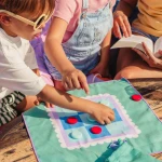 Podróżny, wodoodporny zestaw gier 2w1 Chińczyk oraz Kółko i Krzyżyk / QUUT