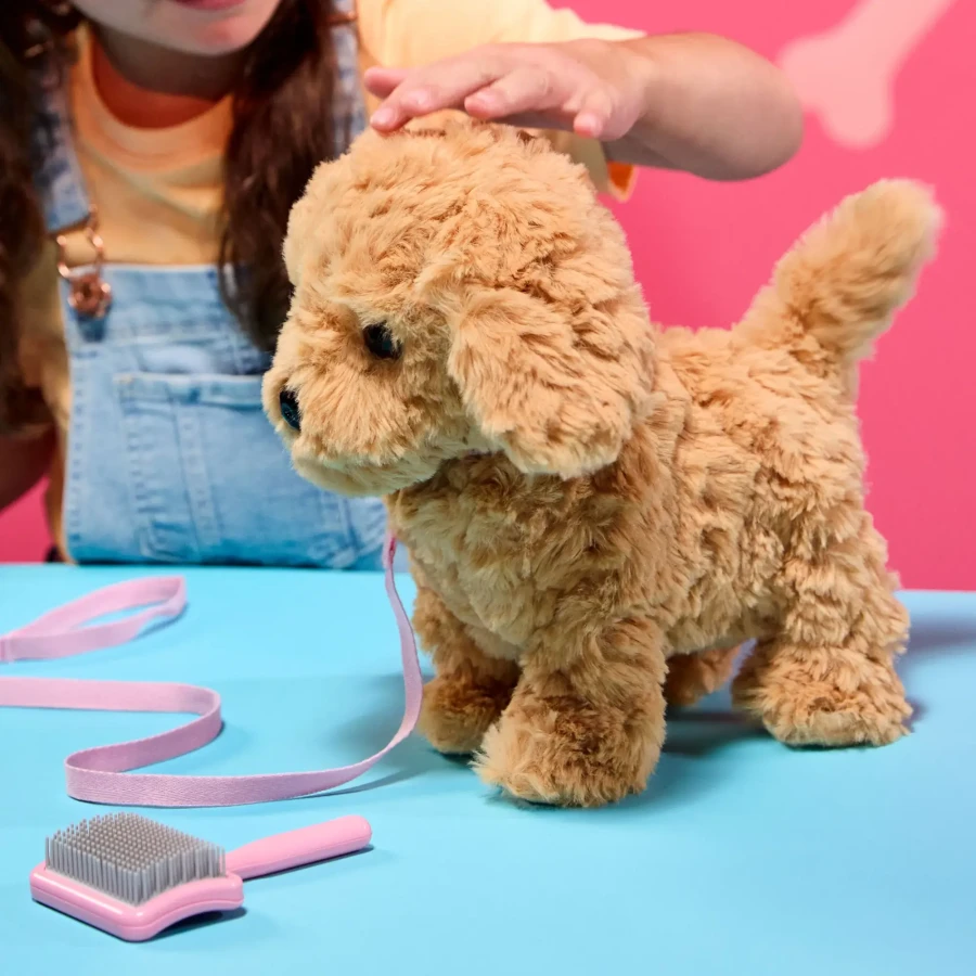 Interaktywny chodzący piesek z magnetyczną kostką i akcesoriami - Playful Paws Goldendoodle Pup / OurGeneration