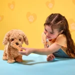 Interaktywny chodzący piesek z magnetyczną kostką i akcesoriami - Playful Paws Goldendoodle Pup / OurGeneration