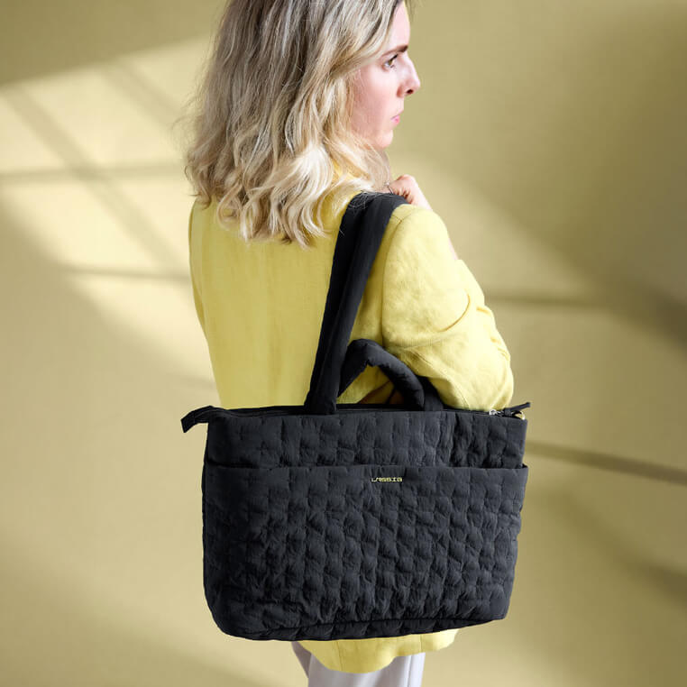 Torba dla mamy z akcesoriami Livia - black / Lassig