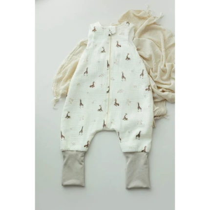 Śpiworek z organicznego muślinu z nogawkami 1-3 lata, 1.0 TOG - giraffes / My Memi