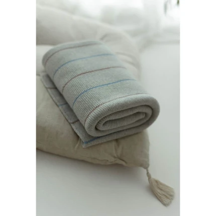 Kocyk ze 100% wełny merino light grey Lines - premium collection / My Memi