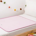 Wodoodporny podkład na łóżko dziecięce Blush / Moon Bloom 