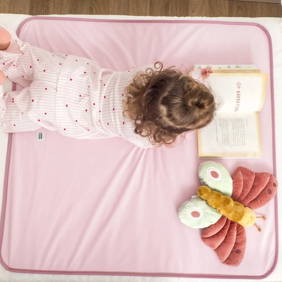 Wodoodporny podkład na łóżko dziecięce Blush / Moon Bloom 