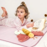 Wodoodporny podkład na łóżko dziecięce Blush / Moon Bloom 