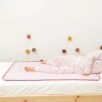 Wodoodporny podkład na łóżko dziecięce Blush / Moon Bloom 