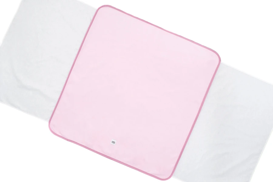 Wodoodporny podkład na łóżko dziecięce Blush / Moon Bloom 