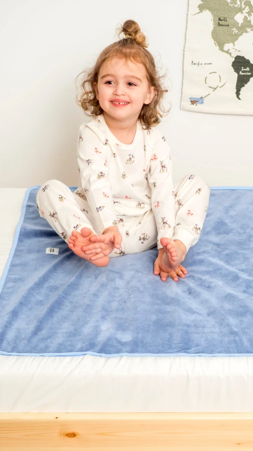 Wodoodporny podkład na łóżko dziecięce Royal / Moon Bloom 