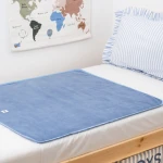 Wodoodporny podkład na łóżko dziecięce Royal / Moon Bloom 
