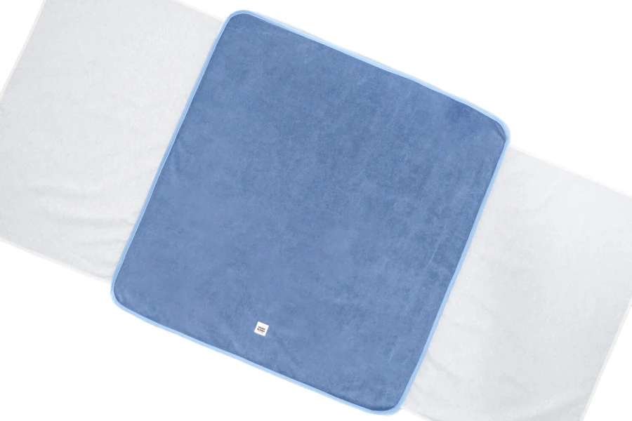 Wodoodporny podkład na łóżko dziecięce Royal / Moon Bloom 