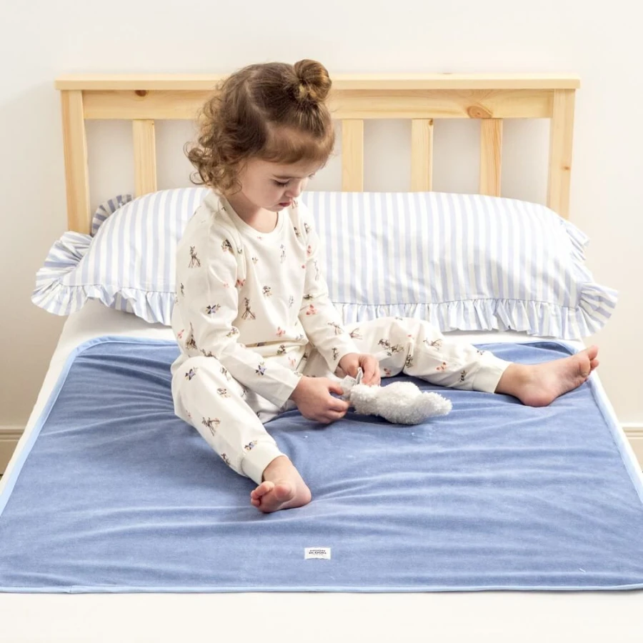 Wodoodporny podkład na łóżko dziecięce Royal / Moon Bloom 