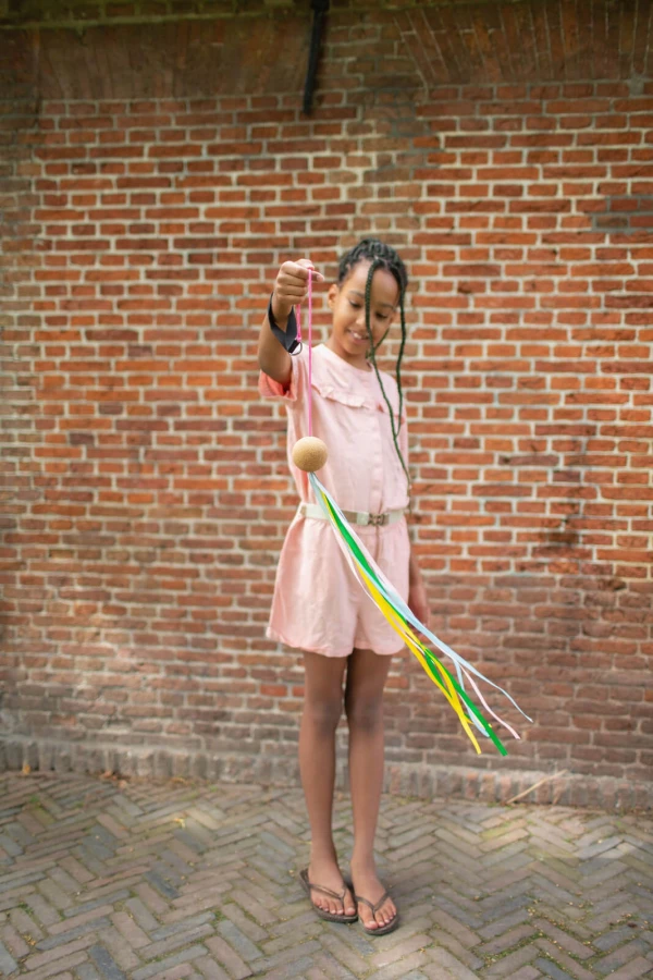 Piłka z tasiemkami do żonglowania, 6+ / BS Toys