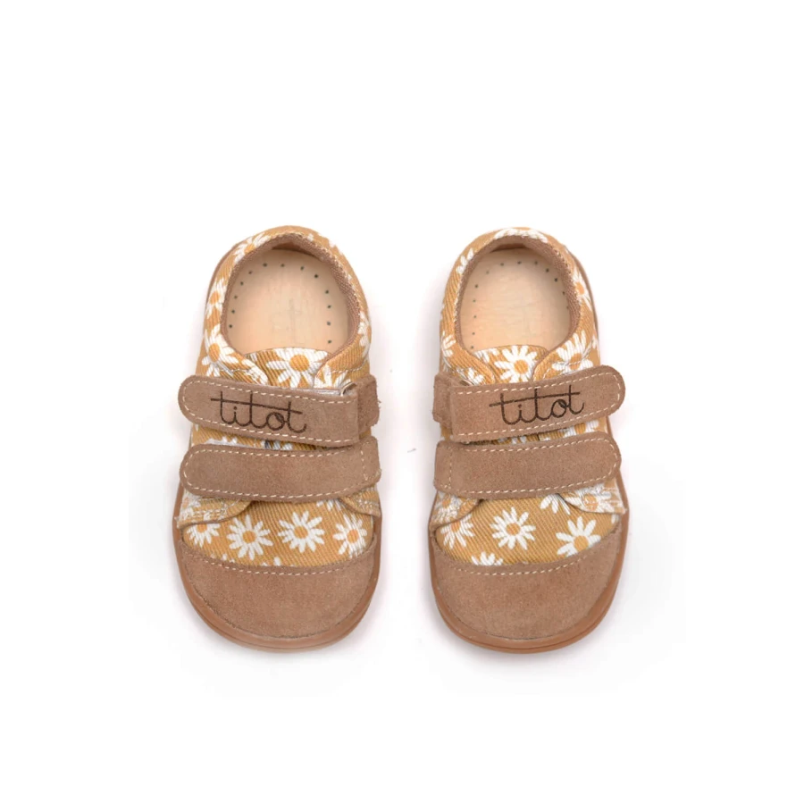 Trampki na plac zabaw, do żłobka, przedszkola - BEIGE DAISY / TITOT