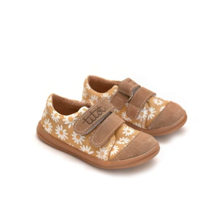 Trampki na plac zabaw, do żłobka, przedszkola - BEIGE DAISY / TITOT
