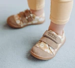 Trampki na plac zabaw, do żłobka, przedszkola - BEIGE DAISY / TITOT