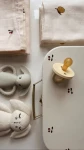Przytulanka sensoryczna Mini Króliczek - off white / Konges Slojd