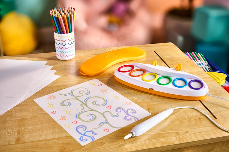 Magiczny pędzelek do malowania światłem Color Wonder Mess Free 3+ / Crayola