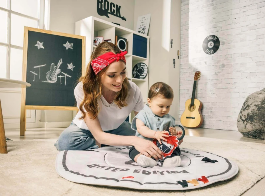 USZKODZONE OPAKOWANIE: Gimnastyka, mata edukacyjna z pałąkami - Tiny Rockers / Tiny Love
