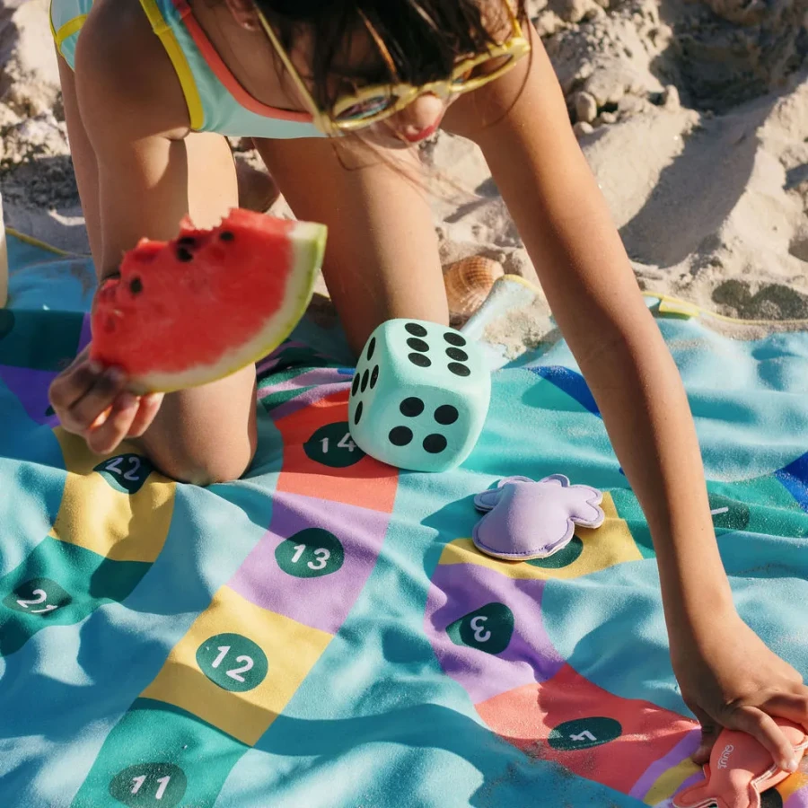 Dwustronny ręcznik plażowy PlayTowels - Snakes & Ladders / QUU