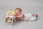 Obracająca się książeczka grzechocząca Tummy Time / Taf Toys