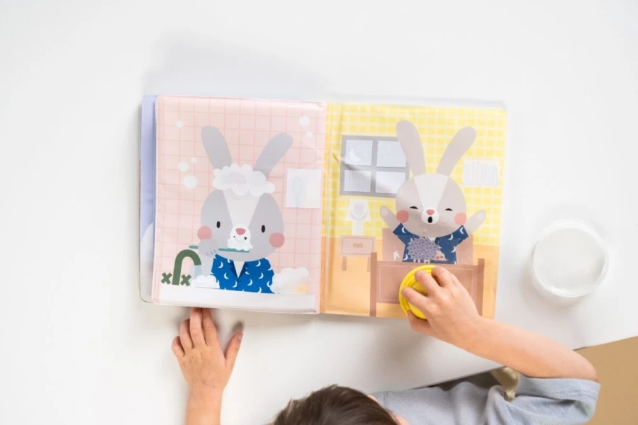Magiczna książeczka wodna A KUKU z pieczątką / Taf Toys