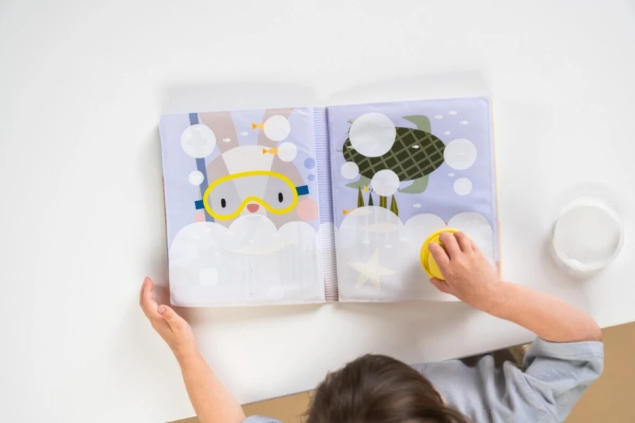 Magiczna książeczka wodna A KUKU z pieczątką / Taf Toys