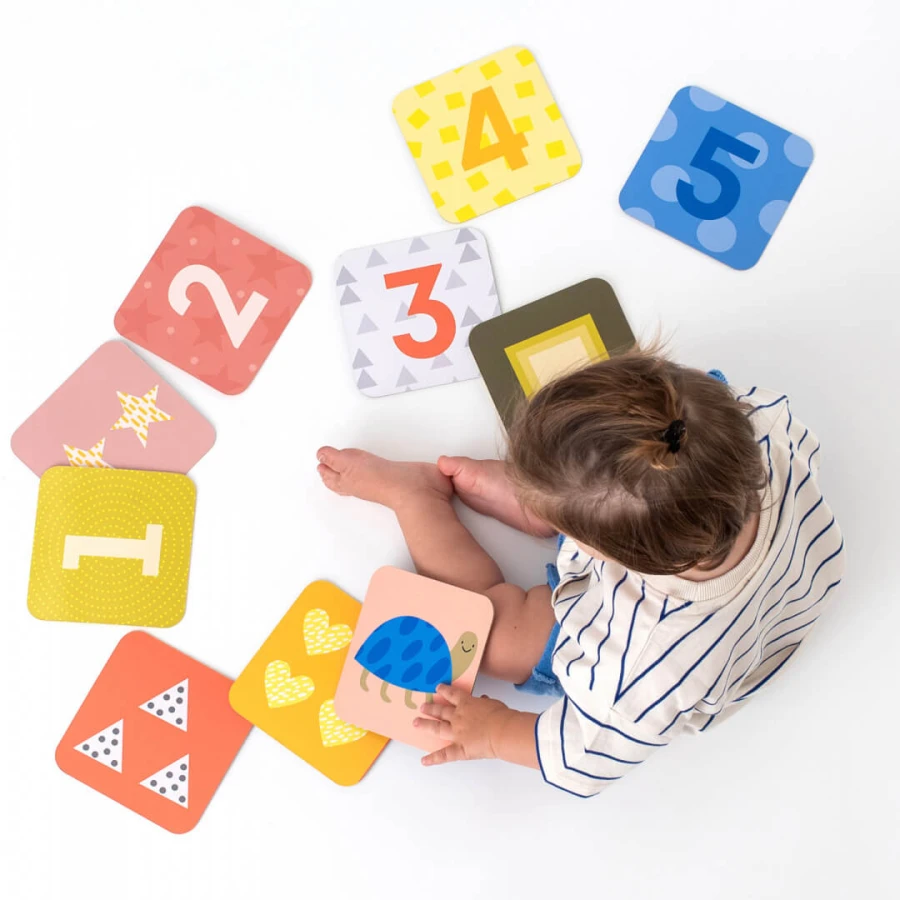 Karty Savannah z lusterkiem - zestaw edukacyjny dla niemowląt / Taf Toys
