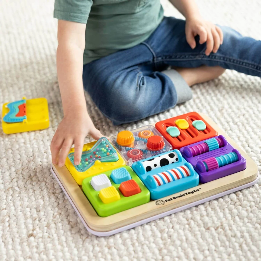 Sensoryczny Kwadrat. PlayTab. Gąsienica Koła Zębate / Fat Brain Toys