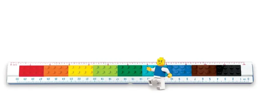 Linijka z klocków LEGO® do zbudowania z Minifigurką / LEGO®