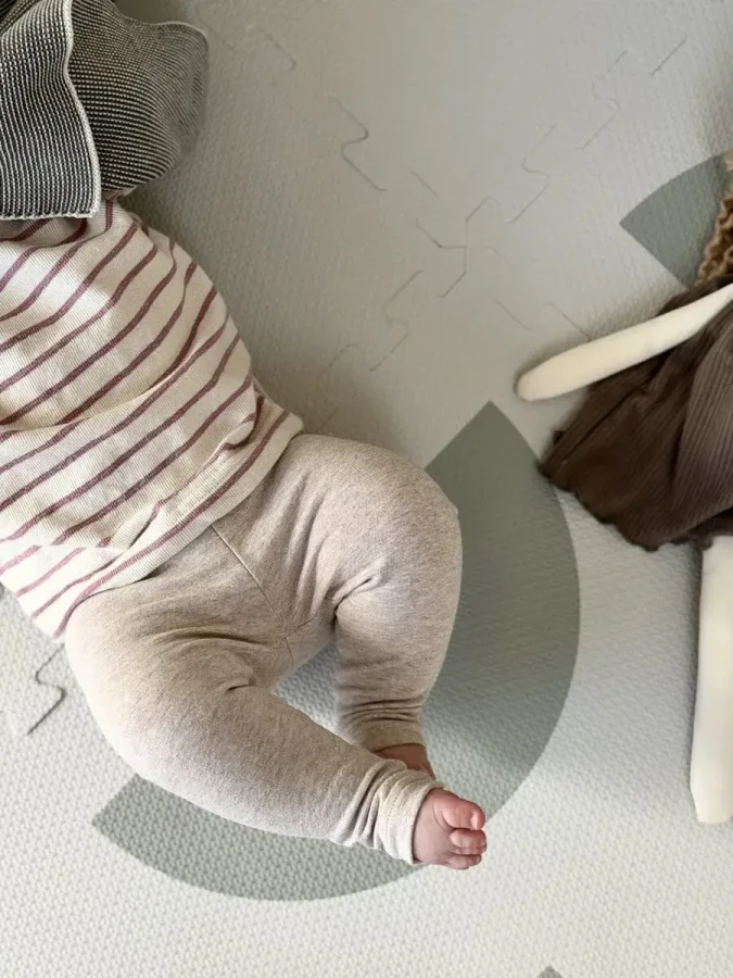 Piankowa mata podłogowa SHAPE SAGE / Olya Kids