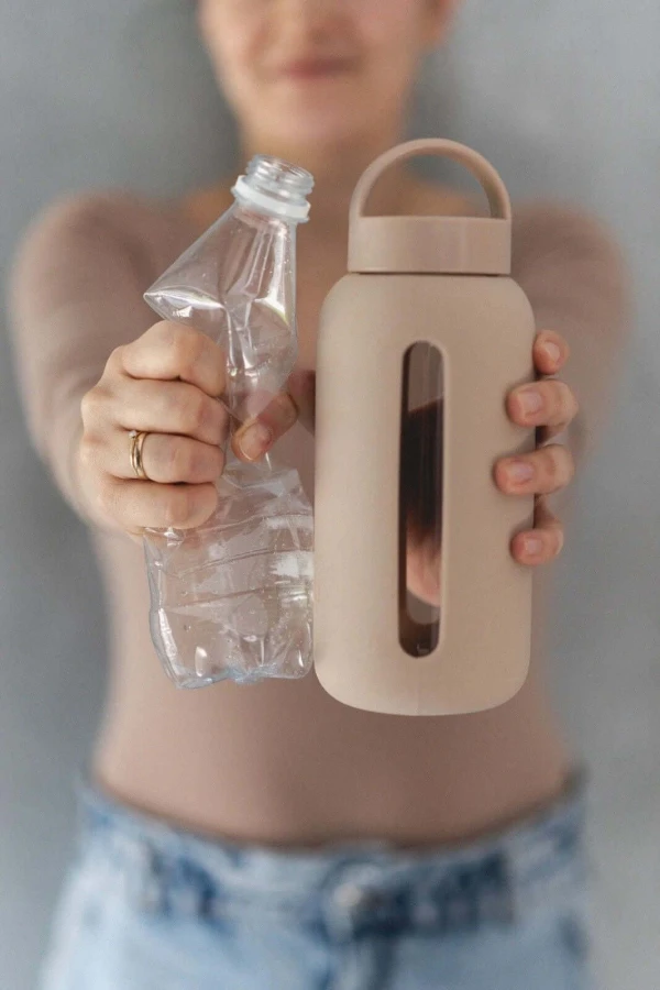Szklana butelka Daily Bottle, 720 ml - Desert Rose / Muuki