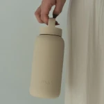 Szklana butelka Daily Bottle, 720 ml - Summer Sand / Muuki