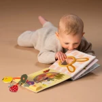 Interaktywna książeczka sensoryczna - Ogród, 6m+ / Taf Toys