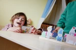 Gra edukacyjna Baśniowe opowieści - słuchaj i układaj, 4+ / BS Toys