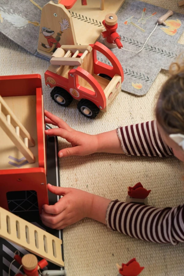 Remiza strażacka z akcesoriami i figurką przyjaciela / Egmont Toys