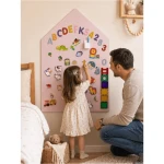 Magnetyczna tablica samoprzylepna MagneKids House 70×44 - Dusty Pink / Family Nation