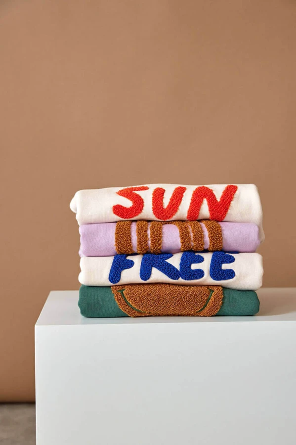 Bluza z bawełny organicznej GOTS Little Gang Free milky / Lassig
