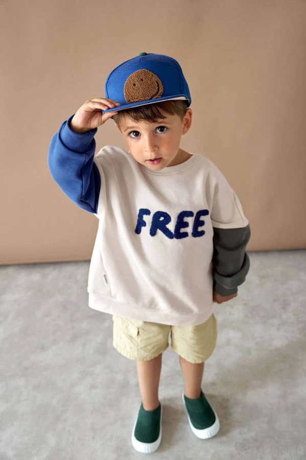 Bluza z bawełny organicznej GOTS Little Gang Free milky / Lassig